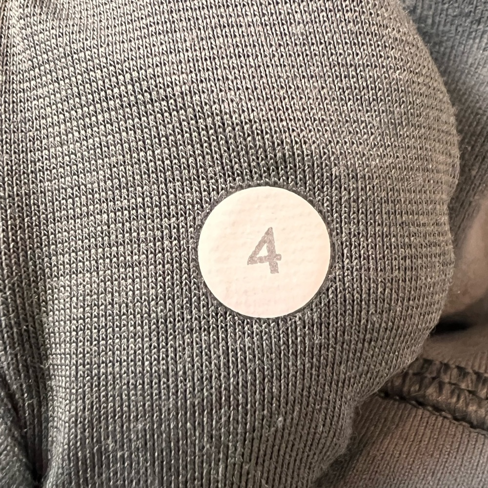Lulu lemon grey leggings - Picture 3 of 3
